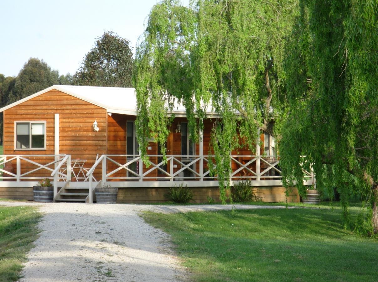 Little Lake Cottage Nyora Extérieur photo